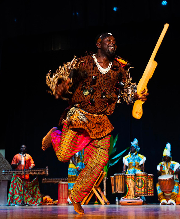 miniature_danse_guineenne.jpg